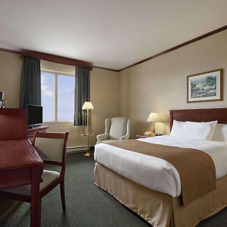 Park Inn Hotel Montreal Airport Dorval Exterior foto
