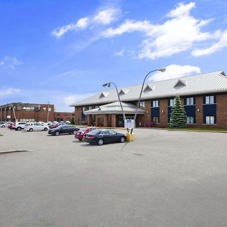 Park Inn Hotel Montreal Airport Dorval Exterior foto