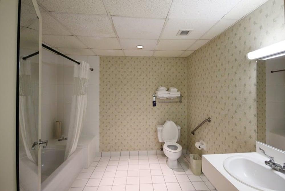 Park Inn Hotel Montreal Airport Dorval Exterior foto