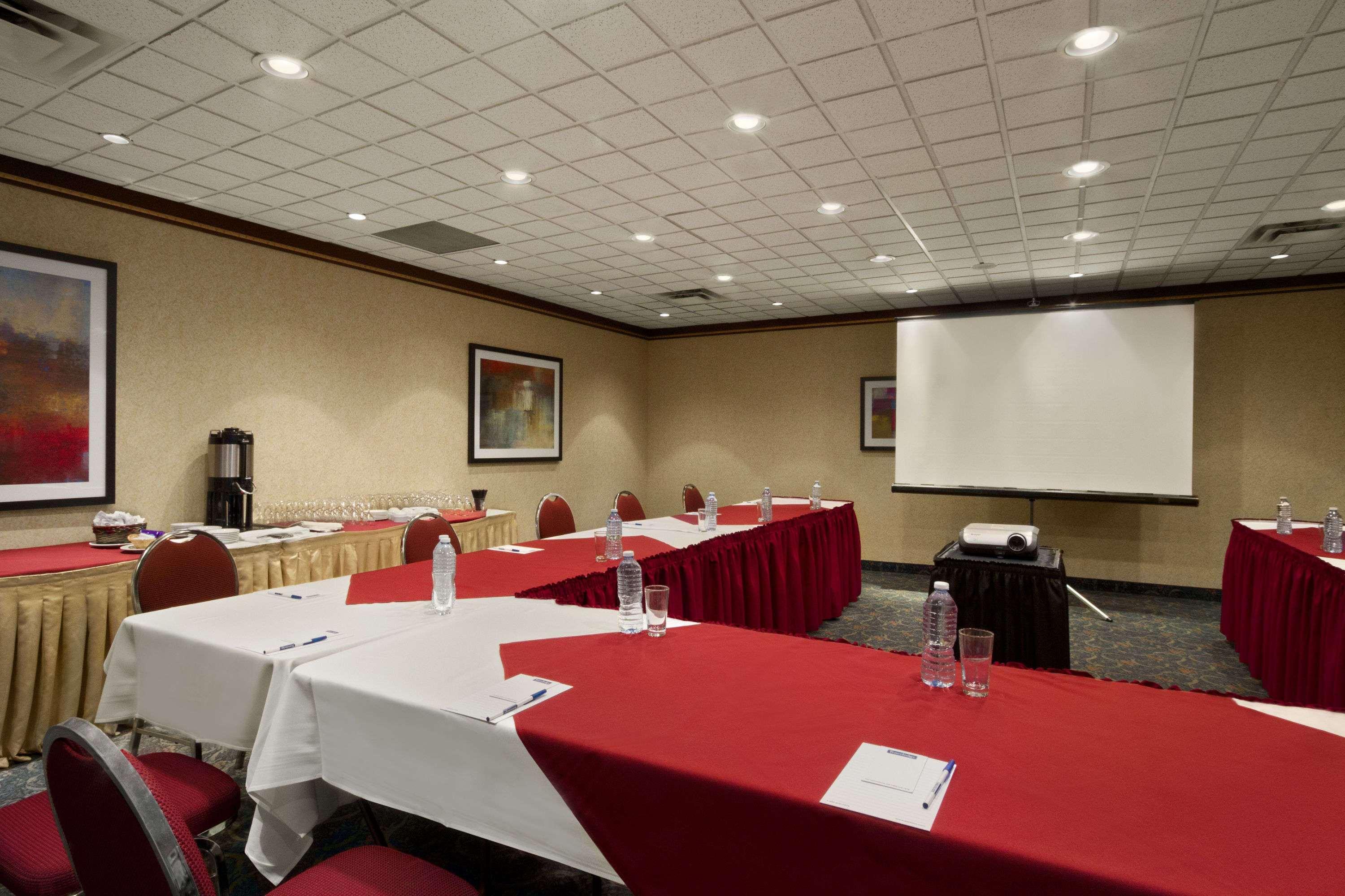 Park Inn Hotel Montreal Airport Dorval Exterior foto