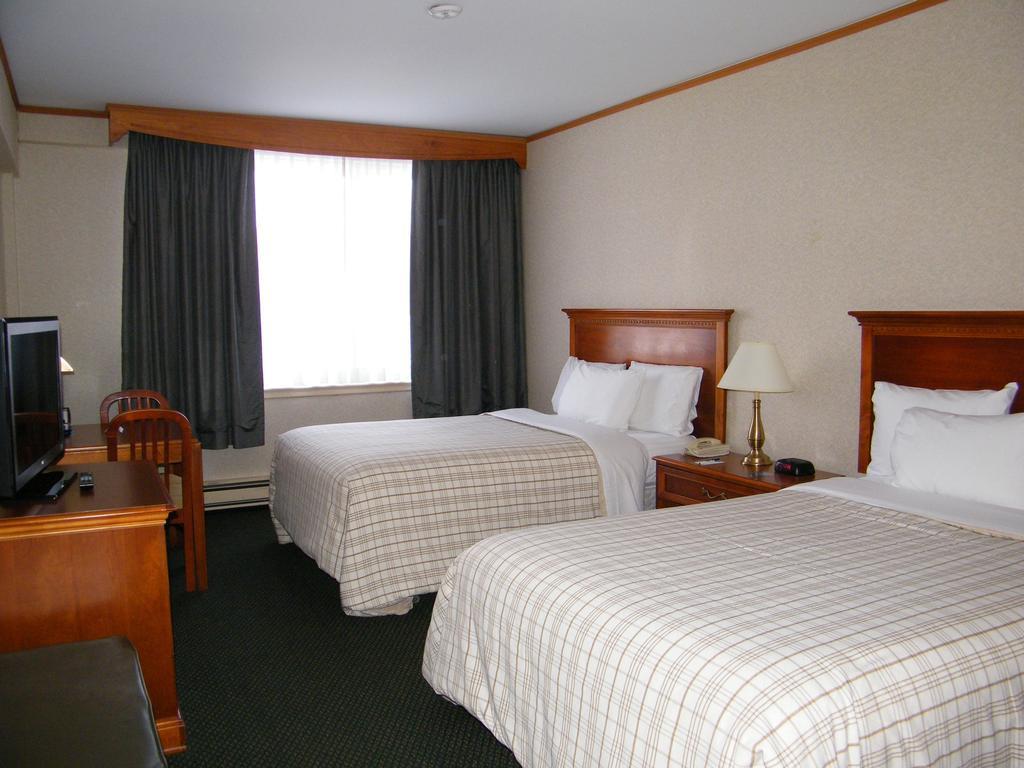 Park Inn Hotel Montreal Airport Dorval Exterior foto