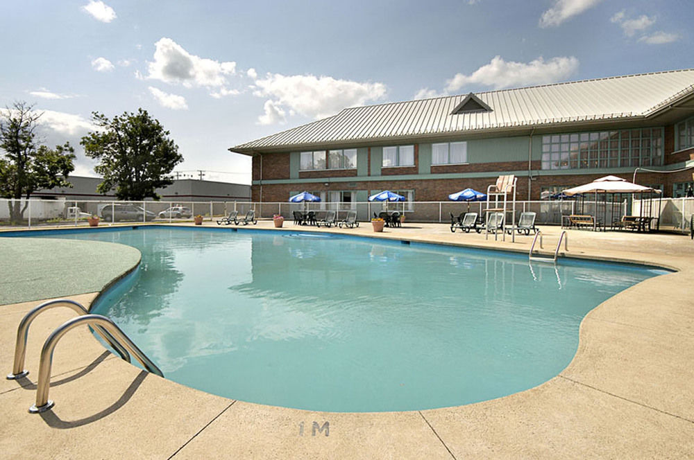 Park Inn Hotel Montreal Airport Dorval Exterior foto