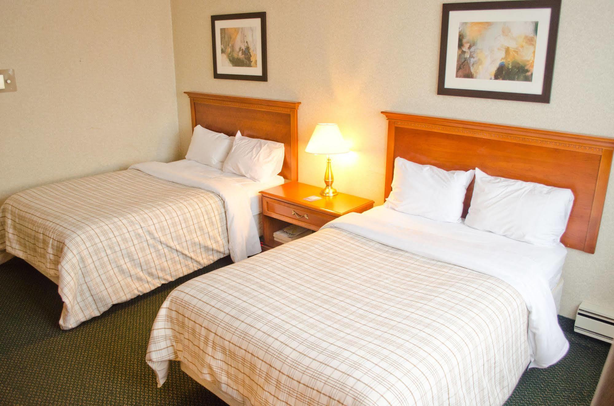 Park Inn Hotel Montreal Airport Dorval Exterior foto